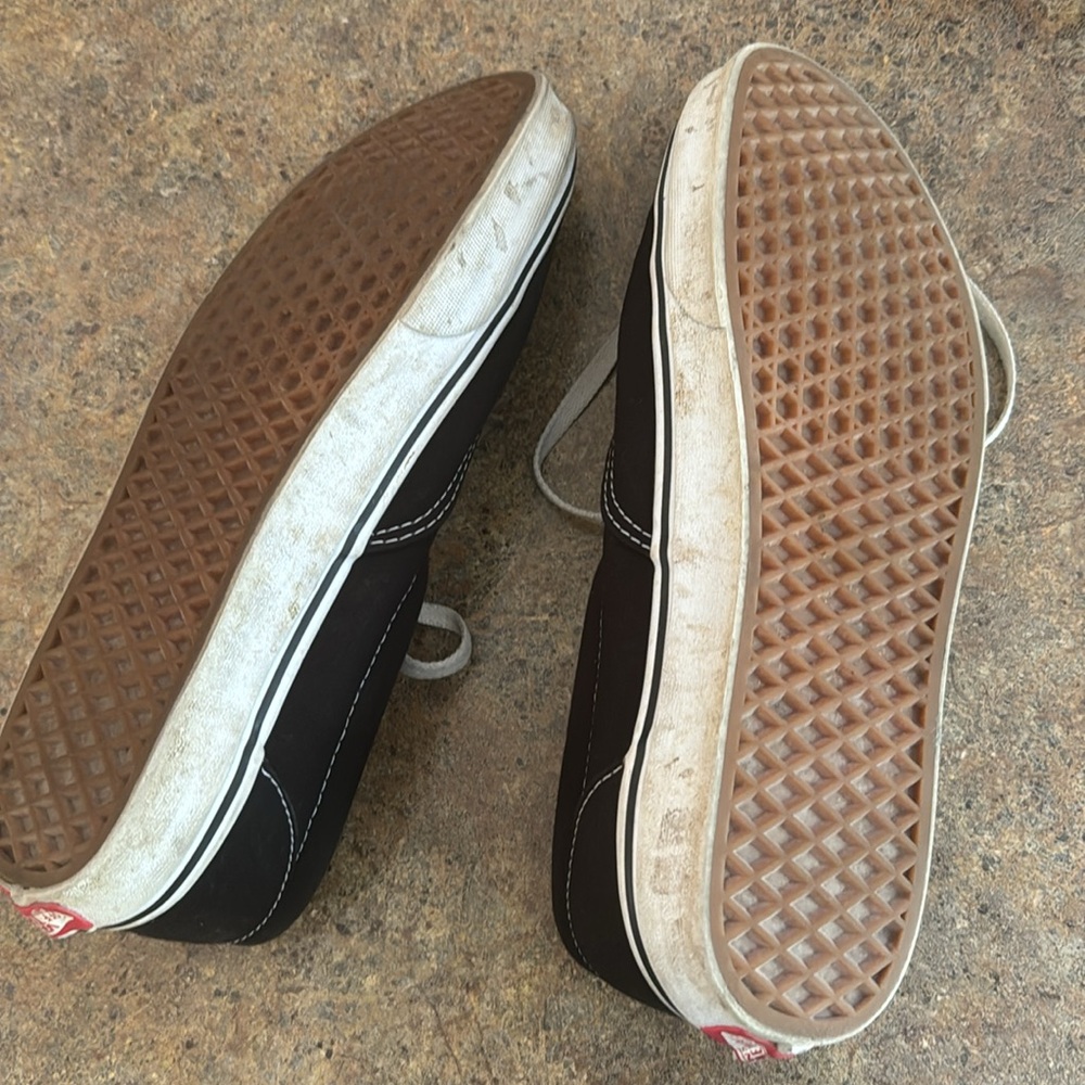 Vans - Picture 2 of 2